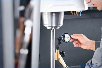 模具精雕機(jī)的精度受那些因素影響