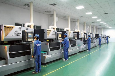 使用數(shù)控精雕機(jī)做加工有哪些優(yōu)勢(shì)