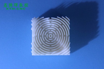 高精密加工陶瓷零件的精雕機(jī)